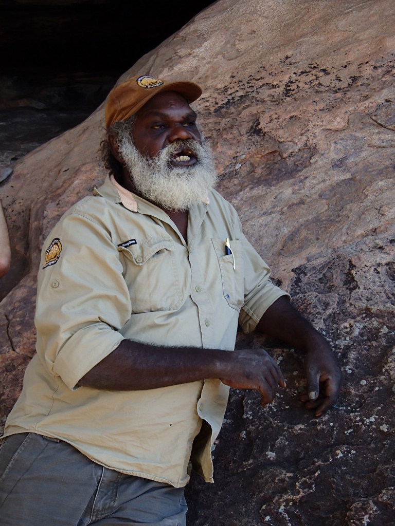 Kenneth Mangiru talks about rock art